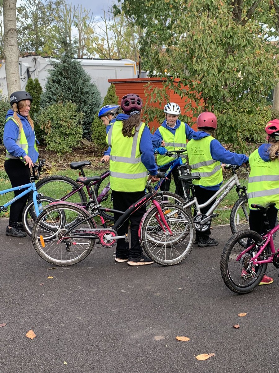 principalcbpsa's tweet photo. And we are off! Bike ability courses for our Yr6 pupils #greentplt https://t.co/b4SrgIraXZ