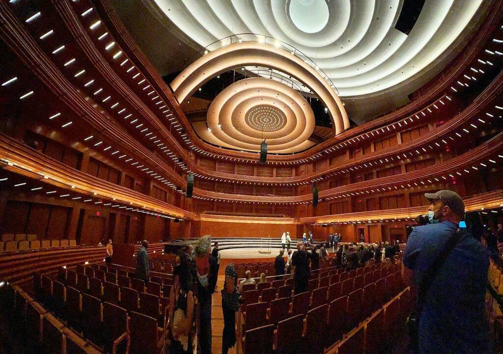 jenvargas's tweet photo. Steinmetz Hall @drphillipsctr opens officially on January 14th, 2022! Which local arts group would you like to see here first? #ArtsForEveryLife https://t.co/iYCiv4syKj https://t.co/ohBlmkoHry