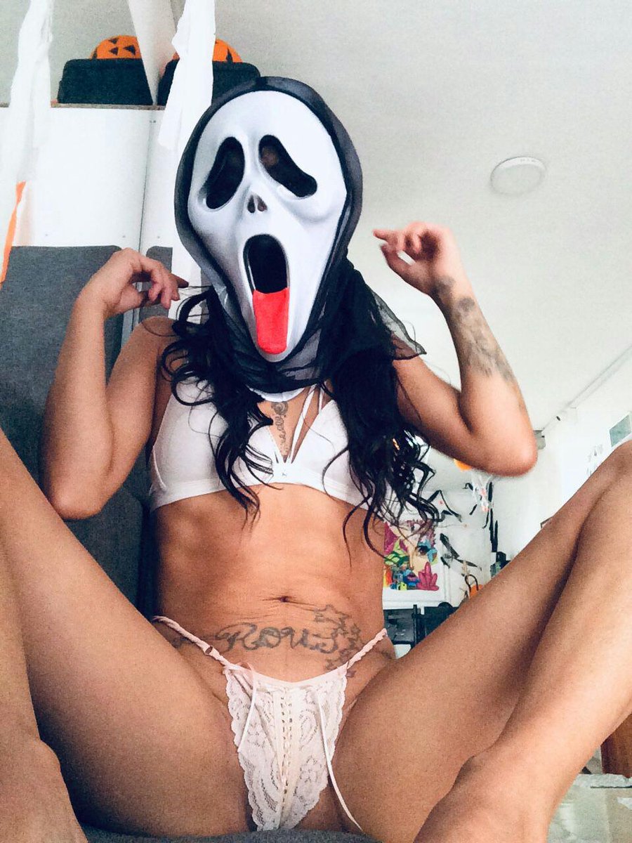 MichelleJnnr's tweet photo. Ay no me canso de esta foto!
Ven a ver mi chat! 
#chaturbategrls #chaturbatesuperbdolls 

https://t.co/mqB9XAfeaw https://t.co/AGRq15NQYA