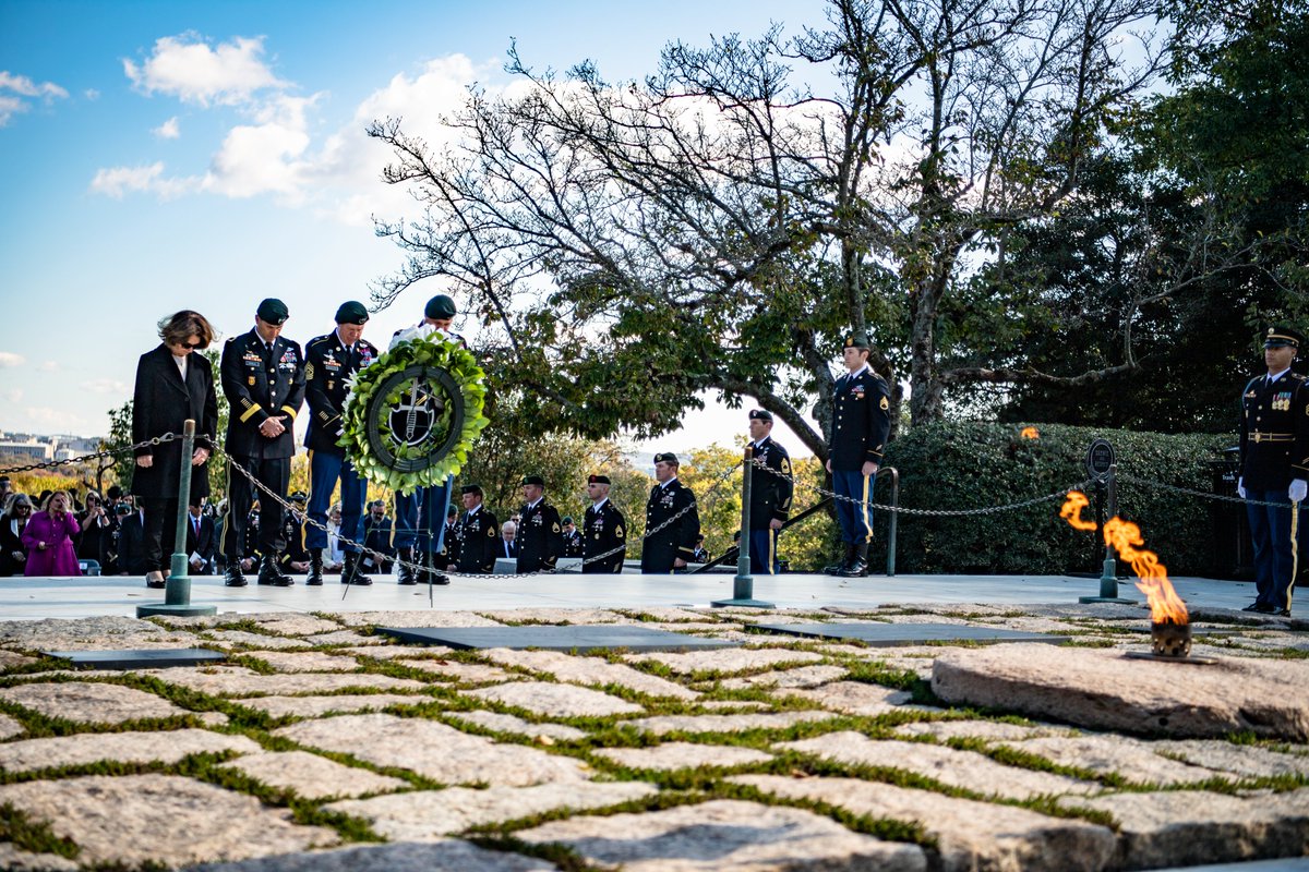 ArlingtonNatl's tweet photo. Earlier today, @1st_SF_Command held a wreath-laying ceremony at the gravesite of President John F. Kennedy to commemorate Kennedy’s contributions to the U.S. Army Special Forces, including authorizing the “Green Beret” as the official headgear for all U.S. Army Special Forces. https://t.co/YyWiNc3fKH