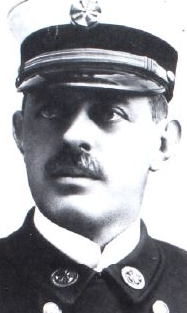 FiremansHall's tweet photo. #PFD150 Chief Engineer Ross Bunting Davis
Davis was appointed in 1895 as a hoseman, Engine Co. No. 27. Named Chief Engineer in 1920, he was the longest-tenured Chief Engineer in PFD history, he held the position for 20+ years. Read his story: https://t.co/qH2VCMm15e https://t.co/xeNzr0ffRz