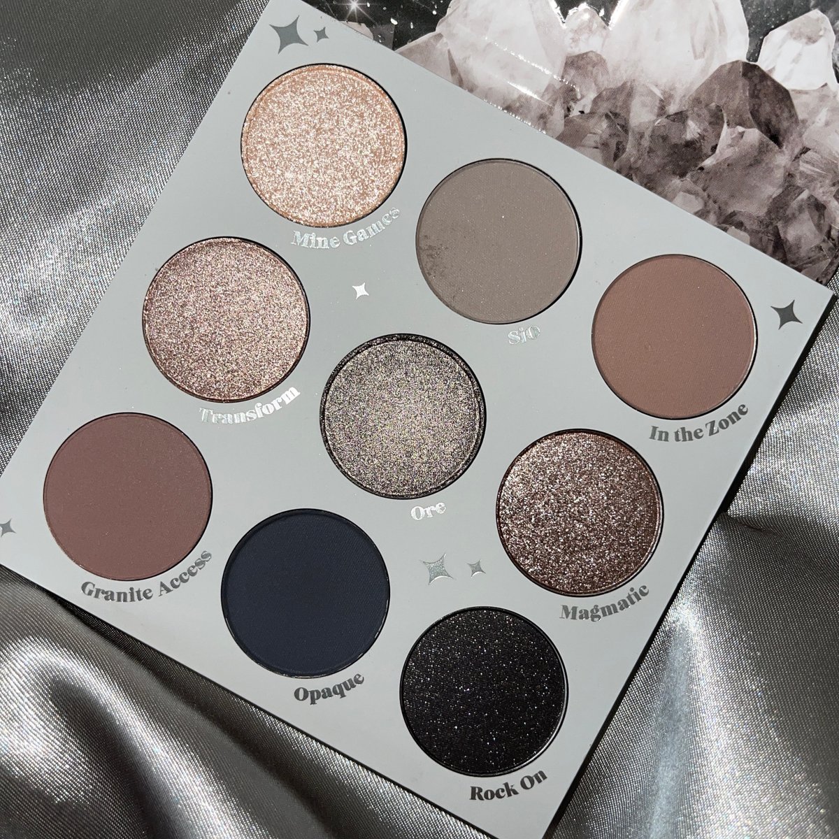 ColourPopCo's tweet photo. #SURPRISEGIVEAWAY 💎👀✨It’s crystal clear you need the Of Quartz Collection! Who’s ready to rock this dazzling giveaway?!  5 lucky winners will receive the entire Of Quartz Collection!

HOW TO ENTER:
✨ Like this post
✨ Follow us @colourpopco
✨ Retweet 
✨BONUS: Reply w/ 💎 https://t.co/Vp9IwuF3CC