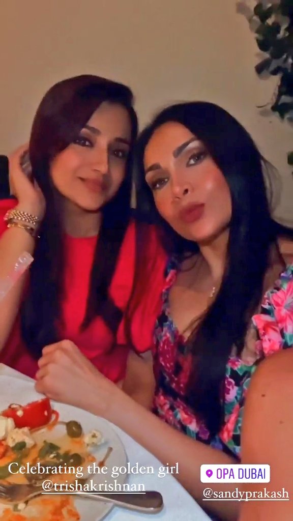 FDSnDHqWQAkN_ty?format=jpg&name=medium