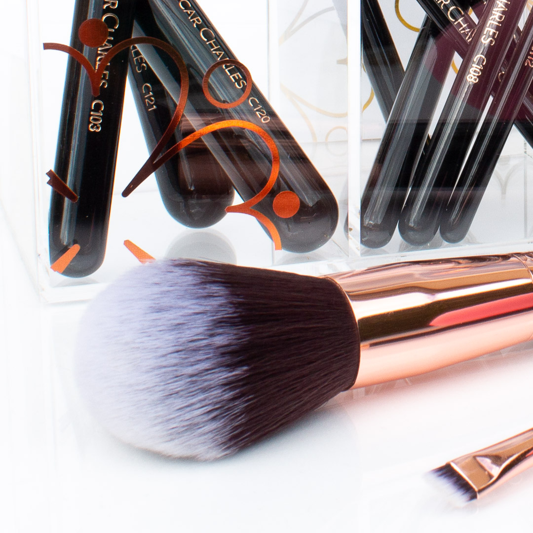 oscarcharlesltd's tweet image. An essential in any makeup bag, the Oscar Charles fluffy powder brush is perfect for all your powder, blusher and bronzer needs.

Blend and buff to a perfectly airbrushed finish ✨

Shop now via oscarcharlesbeauty.com

#makeupbrushes #oscarcharlesbeauty #powderbrush #mua