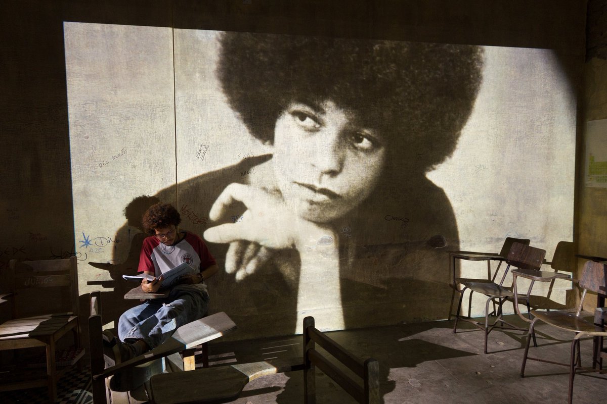 Cabeça de Nêgo ✅

Gostei demais do filme. De roteiro a atuação, o pessoal foi bem demais.

Assistam <a href="/cabecadenego_/">Cabeça de Nêgo - O Filme</a>