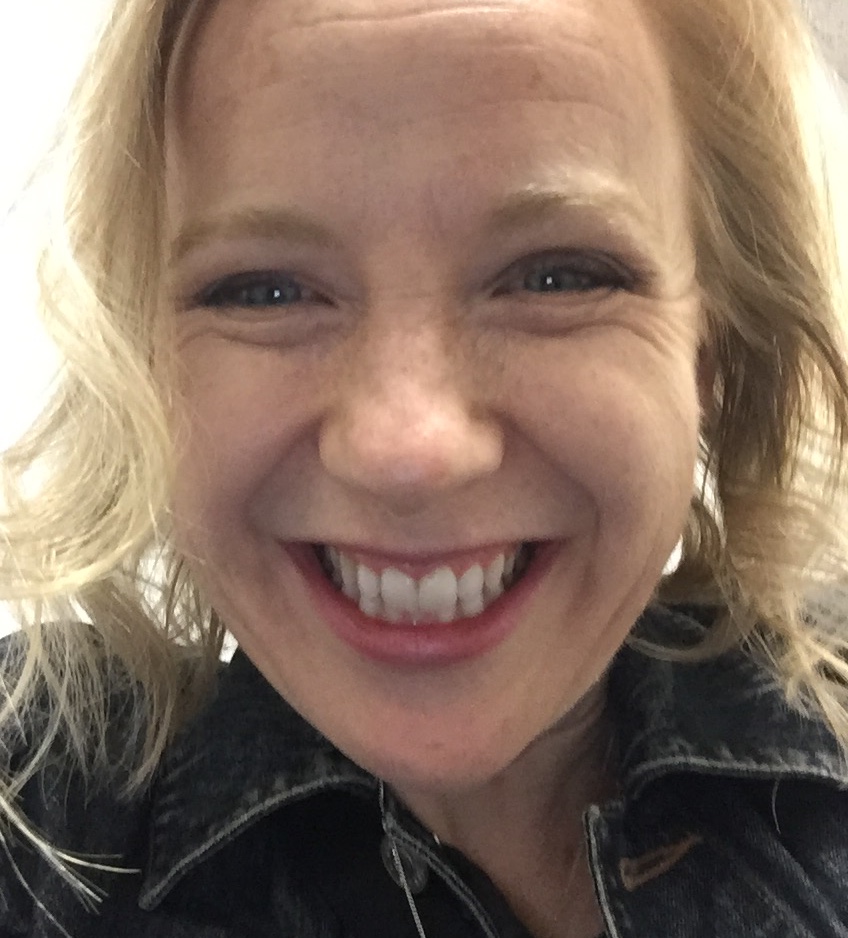 lizonstage's tweet photo. A hi-speed spiral into comic chaos, through 7 doors (with cake). The Fiancée, a new farce by @DHollyLewis,  premieres at the @citadeltheatre. 12thnight has fun laughing with a playwright who loves comedy in this PREVIEW: https://t.co/iWVLf4Nfrx #yegtheatre #yegarts #yeg https://t.co/rBo8WkXkrM