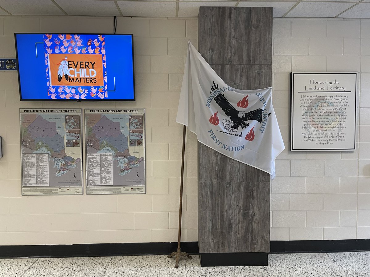 DrCharlesBestPS's tweet photo. Amazing conversations and learning extensions are going on at each grade level including our newly relocated Treaty wall which was a student suggested action. #thatsDCB #HaltonDSB https://t.co/ssNIyZXkcN