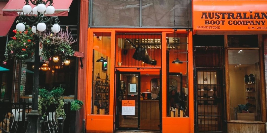 austboot's tweet photo. Gastown vibes.
Thank you 📸@shruvans
#vancouver #canada #newblundstone #fallstyles #blundstoneca #austbootco #australianbootcompany #shopvancouver #shoptoronto #blundstone #streetview #fireescape https://t.co/8f2L3dT41I