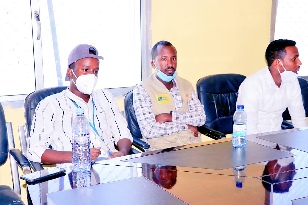 BarkhadXaamud's tweet photo. Wafdi ka socda safaarada Sweden ee magaalada Nairobi, hay’adda horumarinta Sweden iyo @NRC_EAY ayaa maanta booqday xarunta qaabilaada qaxootiga ee Boosaaso. Wafdiga ayaa warbixino ka dhageystay mas’uuliyiinta xarunta, iyagoo booqday qeybo ka mid ah xarunta https://t.co/4c200nfz03