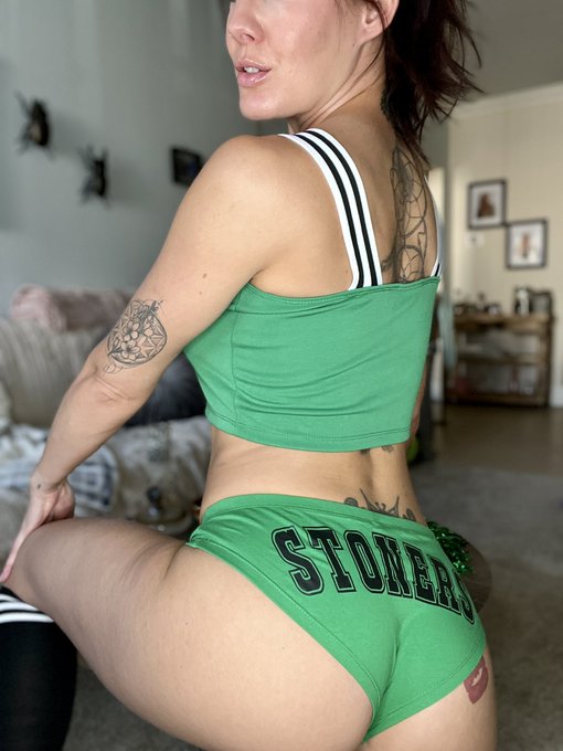 Happy humpday😘 https://t.co/G5aymwVtc9