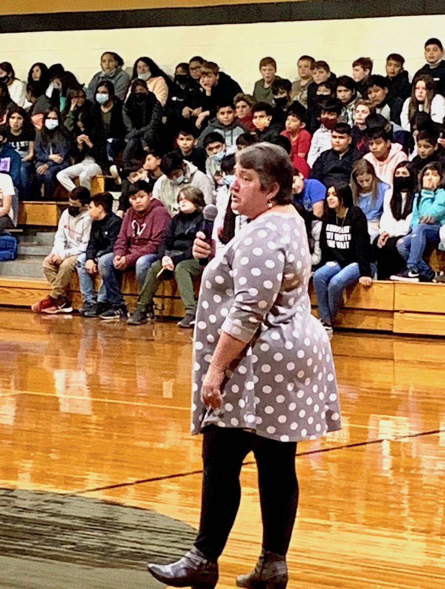 ABC_underage's tweet image. Laura Oakley of MADD Alabama tells students at Crossville Middle School in DeKalb County about the 2018 drunk driving crash that killed her daughter, Marlena Hayes. Mrs. Liveoak spoke today as part of the 
ABC Board's Under Age, Under Arrest program.