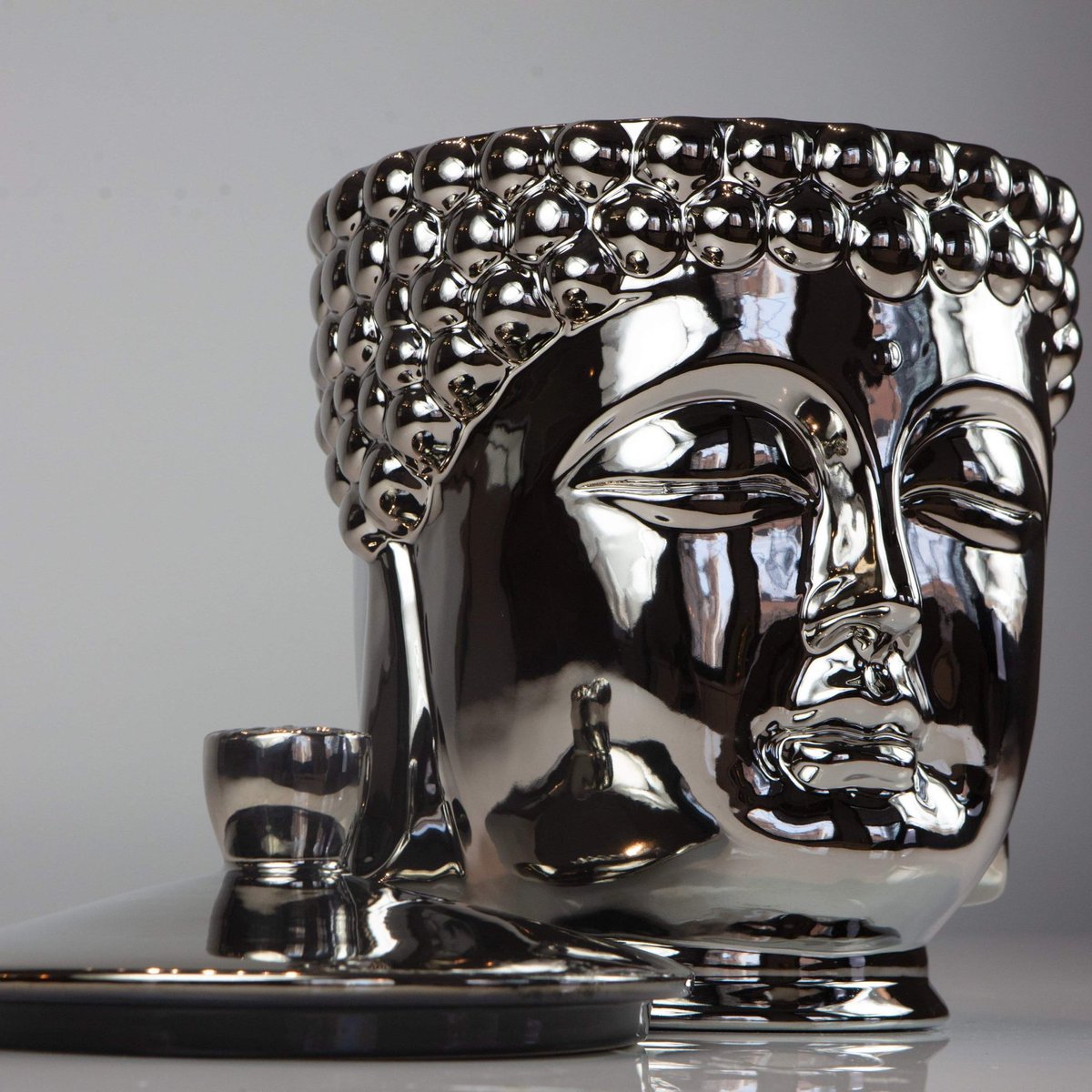 mrsmiathornton's tweet photo. Check out our 9-Wick “Silver Grande Buddha” candle — 

The budget is not low” 🥂#rhop 

NOW AVAILABLE https://t.co/gjk03hk0nY 

#www https://t.co/hb8lDopcot