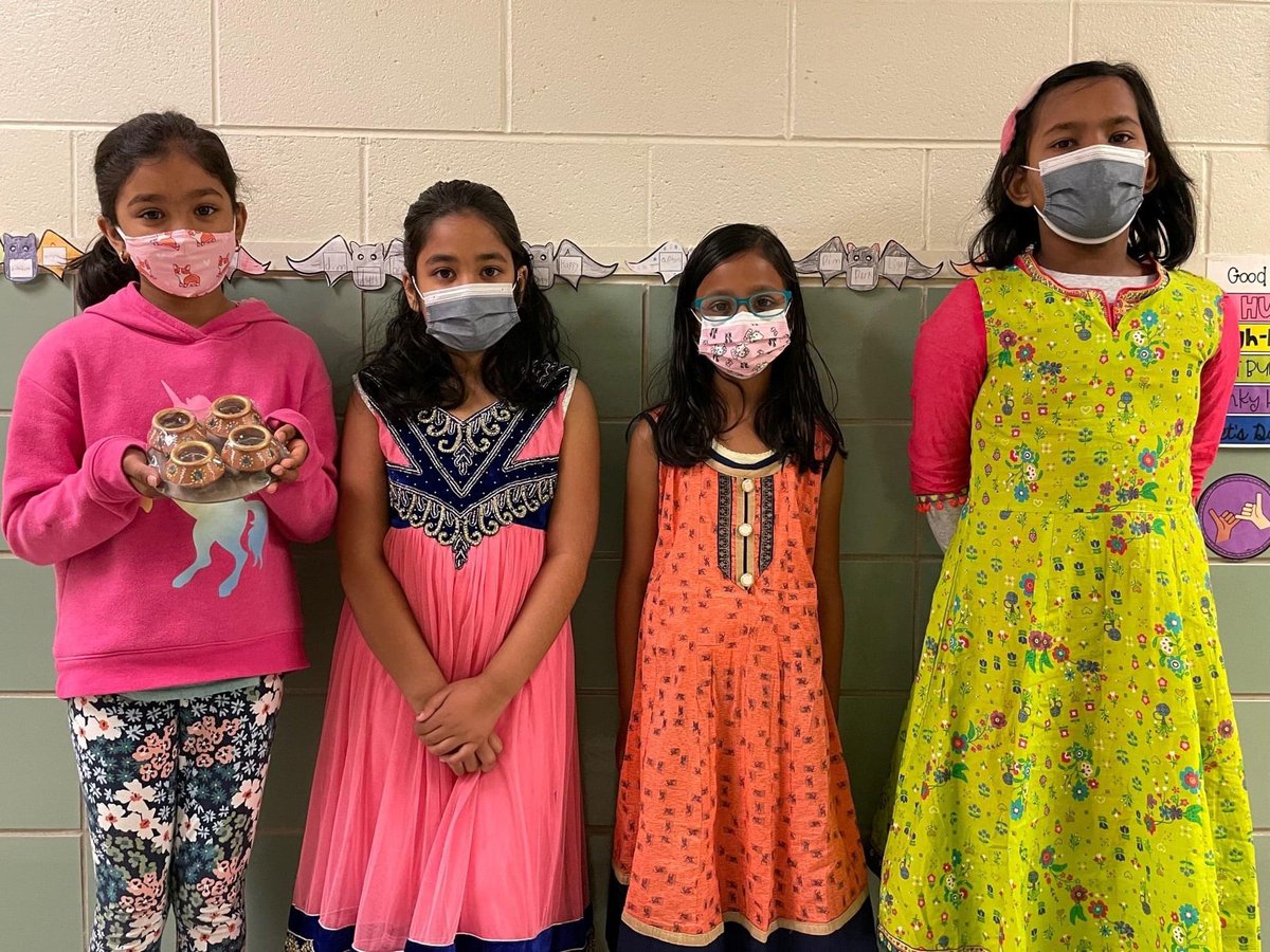 DASDSRSC's tweet photo. Students learn about Diwali as a cultural celebration. #BCRocks! https://t.co/OMfHx3I9iK