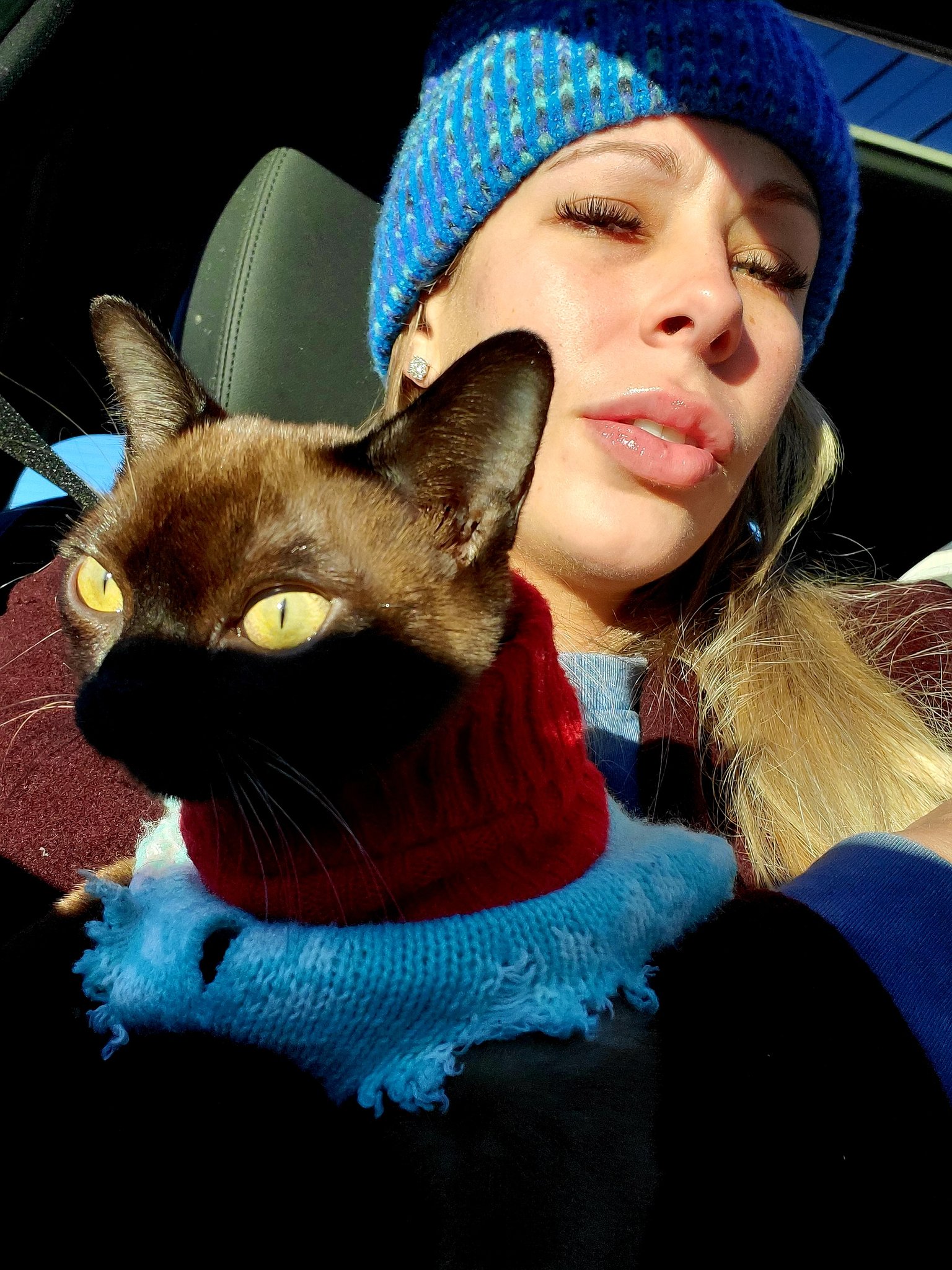 💫My pussy looking all majestic and shit while my eyes bleed from the sun. That's alright, as long as