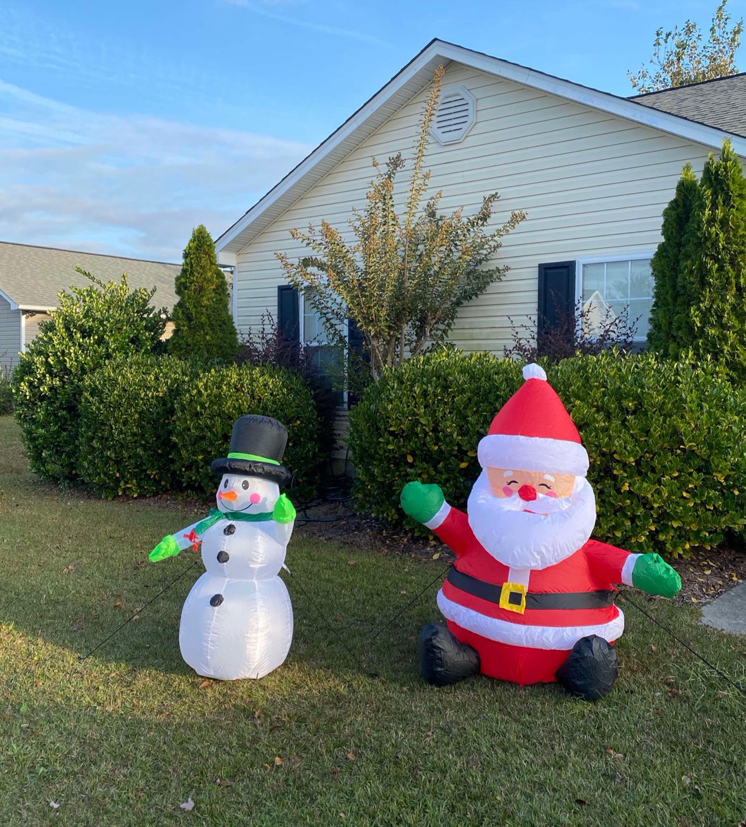 It's beginning to look a lot like... HOME VISITS! 
Dr. Yandle and Dr. Cook go out of their way to see your child, 
IN-PERSON -  when you need us!
#wilmingtonncpediatrician #personalizedpediatrics #newbornhomevisits #docksideclauseiscomingtotown