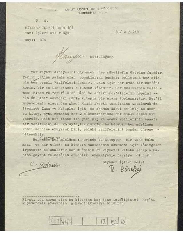 DİB Ali Erbaş’a göre Atatürk döneminde Kuran eğitimi yasaklanmış. 

1938 yılında DİB Rıfat Börekçi imzasıyla müftülüklere gönderilen ve her evde bir Kuran ile din kitabı bulunmasının sağlanmasını emreden bu belge. 
HAYATINIZ YALAN, DOLAN!!!