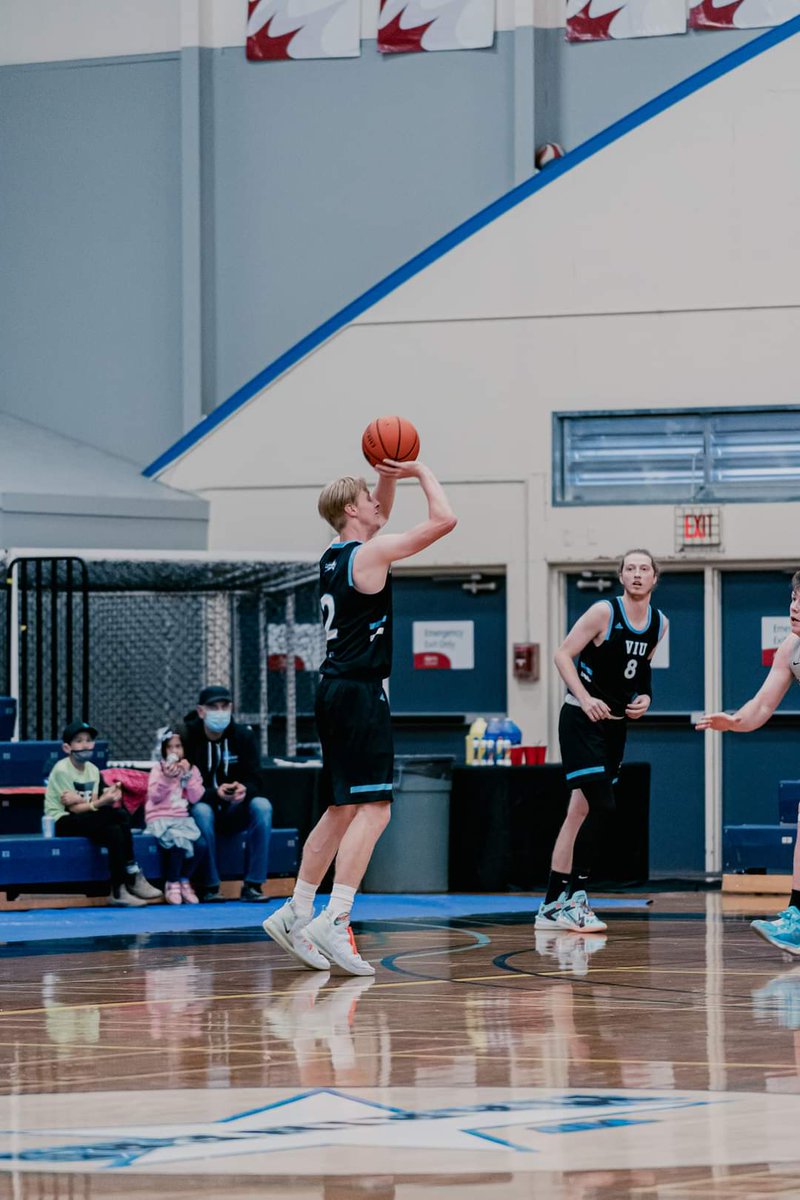 VIU MENS BASKETBALL tweet media