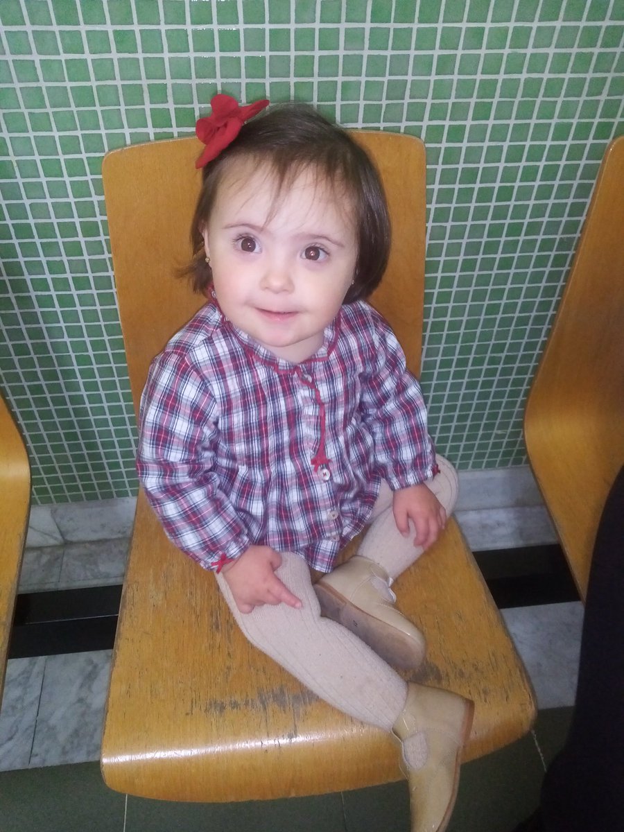 DevaPrueba's tweet photo. Con la llegada del frío llegan también las visitas al pediatra, Deva lleva unos días acatarrada y además le ha salido dermatitis detrás de una oreja 🏥 

#Pediatra #Miércoles #Down #ElCromosomaDeDeva #CromosomaExtra #DownSinMitos #DownSinLimites #Avilés #NuestroAvilés #Asturias https://t.co/rujxCNMSwi