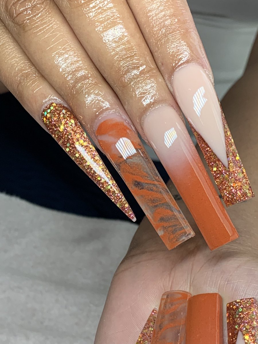 VeesGoldenTouch's tweet photo. Starting a thread so y’all can see what i been up to 😊 i gotta start posting on here more 🤍 https://t.co/1dwPAVBgtJ