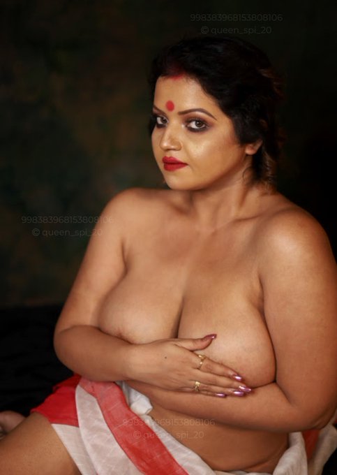 Happy Diwali with a new doodhwali...🙏😁😈😈😎 https://t.co/HAua7QBGjr