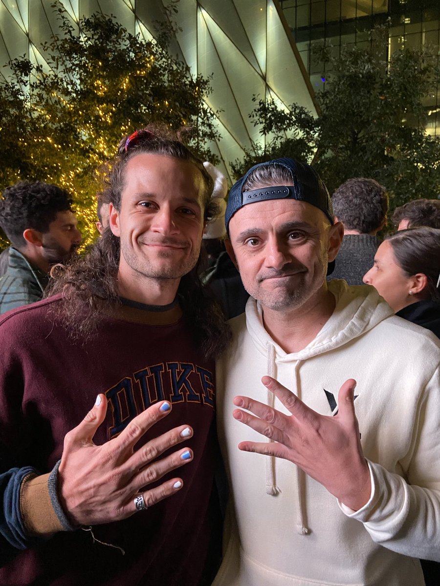 vansqueeb's tweet photo. On Monday I finally got to thank @garyvee in person for putting me onto NFTs and changing my life. You simply can not find a more humble and genuine dude 🖐🏻 https://t.co/1hDrRKsWxZ