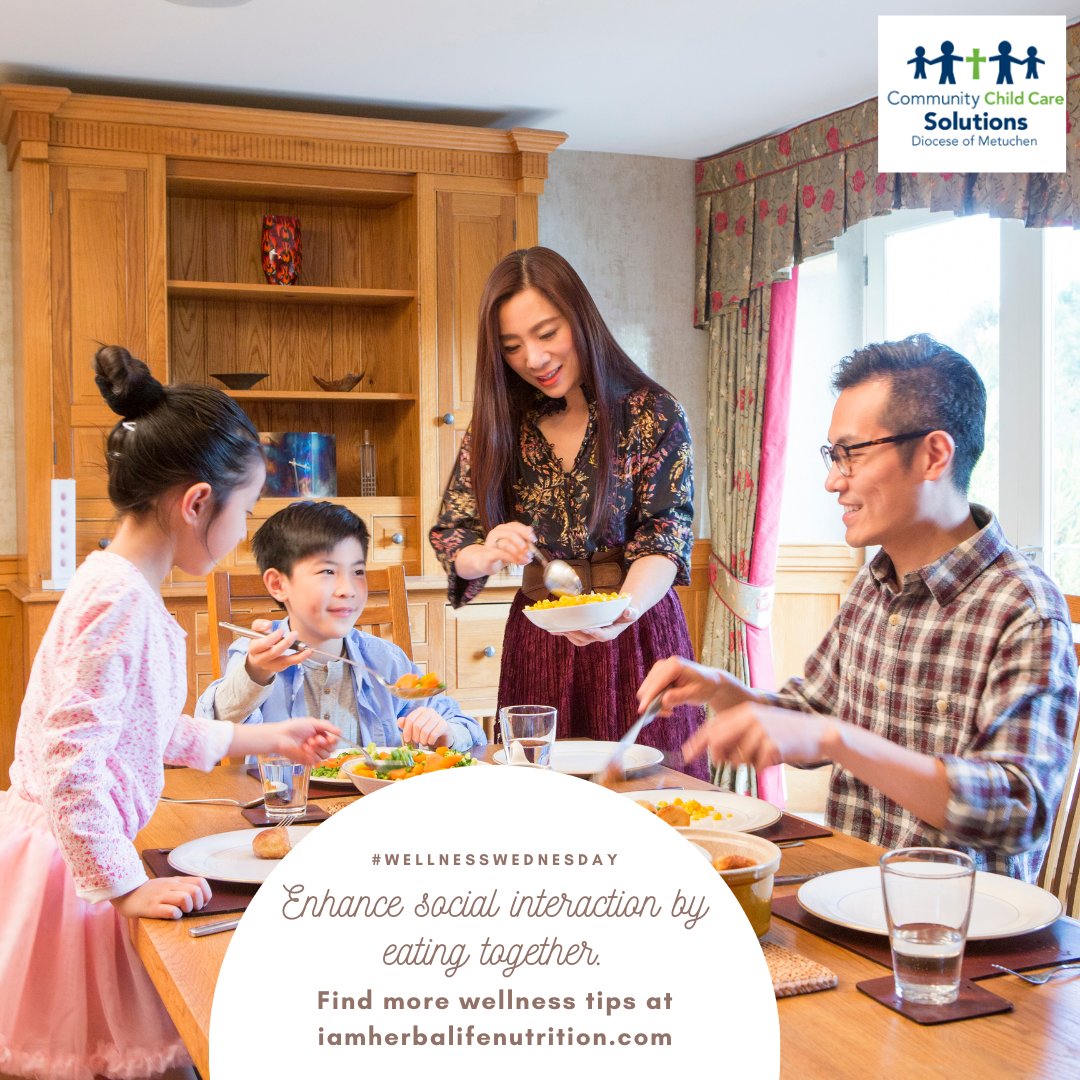 CCCSolution's tweet image. Eating with your family helps children adjust to routine and getting in the habit of interacting. Sharing meals also helps form better eating habits by holding one another accountable. 🍜😋🍲
#goodeatinghabits #wellnesswednesday #healthandwellness #socialinteraction #familytime