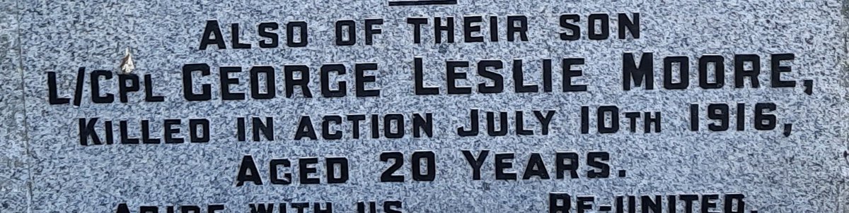 InscriptionsWw1's tweet photo. #RememberedHere
Lance Corporal George Leslie Moore
Killed in action 10 July 1916
Aged 20
#StKenelmsChurch #Romley #Bromsgrove #Worcestershire
#WW1 #LestWeForget
Online records via https://t.co/zCNG4XlM7n https://t.co/BmfT03HPPA