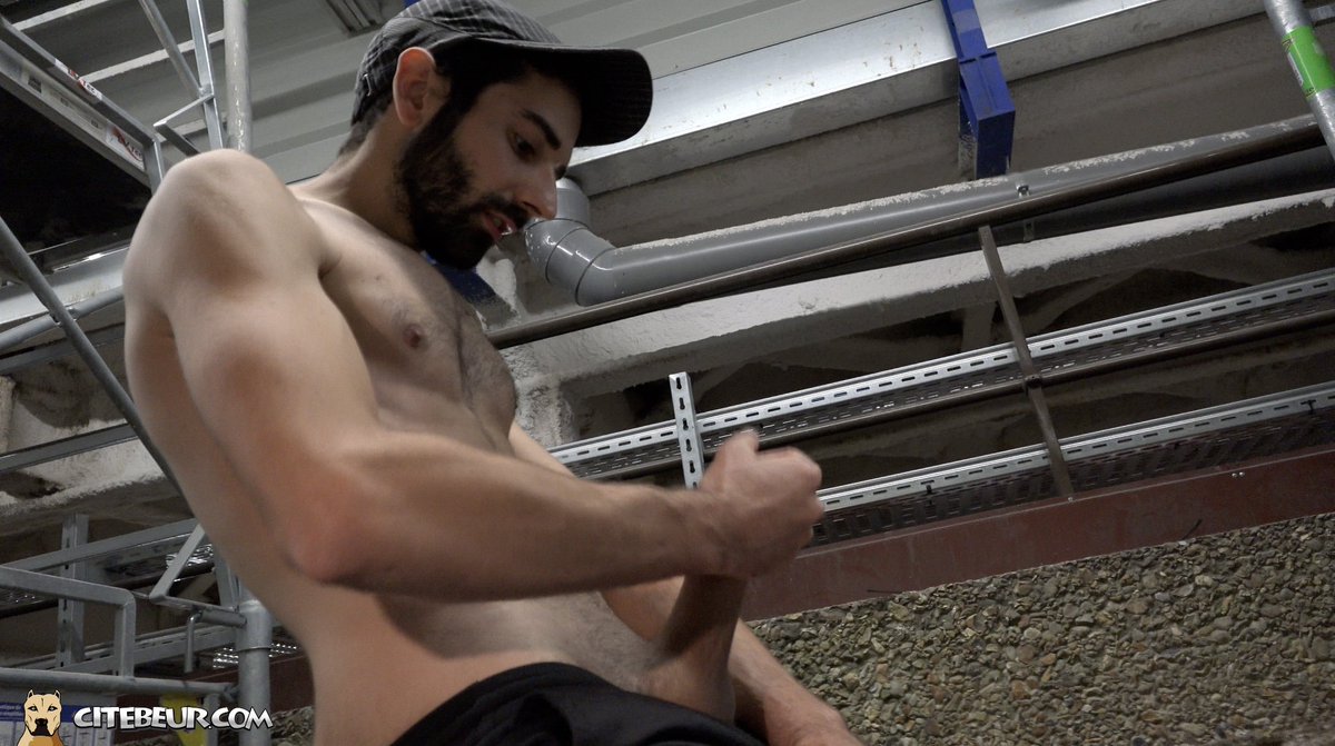 Waaah, j'y crois pas ! Ça y est, ma première vidéo <a href="/CITEBEUR/">CITEBEUR.COM</a> est en ligne !!! Trop hâte d'avoir vos retours! J'espère que ça vous plaira. 😉 Soutenez-moi un max! citebeur.com/fr/videos/deta… #Citébeur #LéonNapo #LéonNapo3X