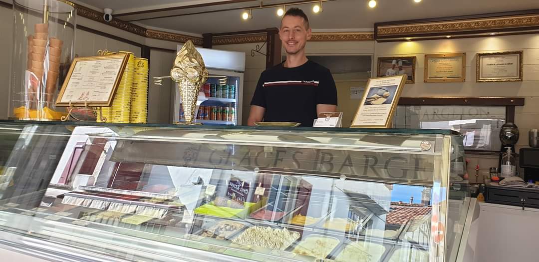 SSchemb's tweet image. #icecream #roadtrip Acte 3
facebook.com/10590154498831…
#saintjeandeluz  #paysbasque #pyreneesatlantiques #nouvelleaquitaine #espagne #montagne #mer #glace #glacier #sorbet #glacerie #artisan #faitmaison #artisanal #passion #metier #artisanatfrancais