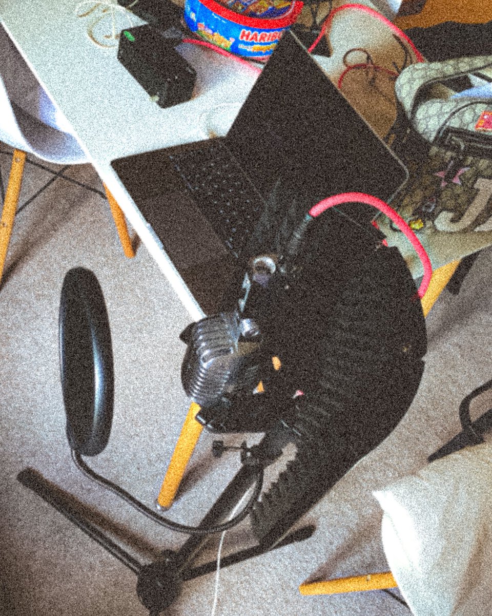 jayrobsworld's tweet photo. #creativeisolation 🧸📝 living &amp; recording studio 🏩🤯 past 2 months 🎙 @ShureUK my ❤️‍🩹’s lowkey @OfficialHARIBO now 🌚 #2311 https://t.co/H7Mc1QKx7k