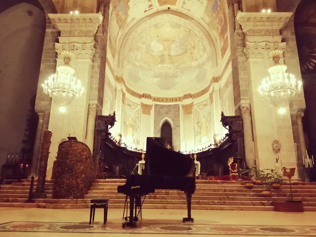 DonatellaTurill's tweet photo. L'omaggio a Vincenzo Bellini in cattedrale. La città ricorda con un concerto al duomo le opere di Bellini, insigne musicista catanese.
#arte #musica #opere #vincenzobellini #catania #cattedrale #Note #poesia #cultura #emozioni #fotocredit #donatellaturillo https://t.co/t1DXd5130K