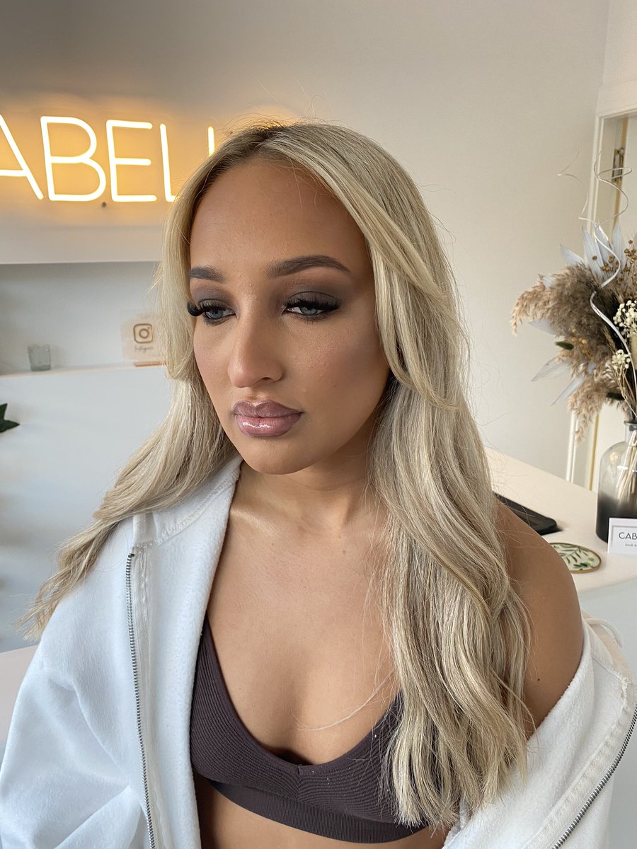ashunterr's tweet photo. So so happy with how my life is coming together and 100% believe everything happens for a reason. If it wasn’t for Ellie and Leah opening their salon I wouldn’t be where I am in my business today. So grateful and content 🤍 https://t.co/mw8nLIgNYw