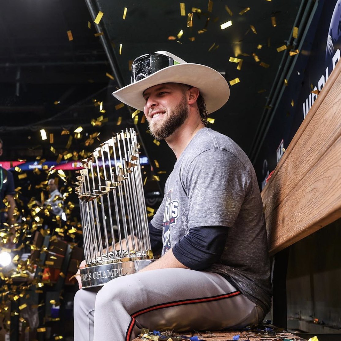 AggieBaseball's tweet photo. Minter got up and movin’ around 🏆🍾

via https://t.co/DqQPdqGCog https://t.co/wZudaWn7pP