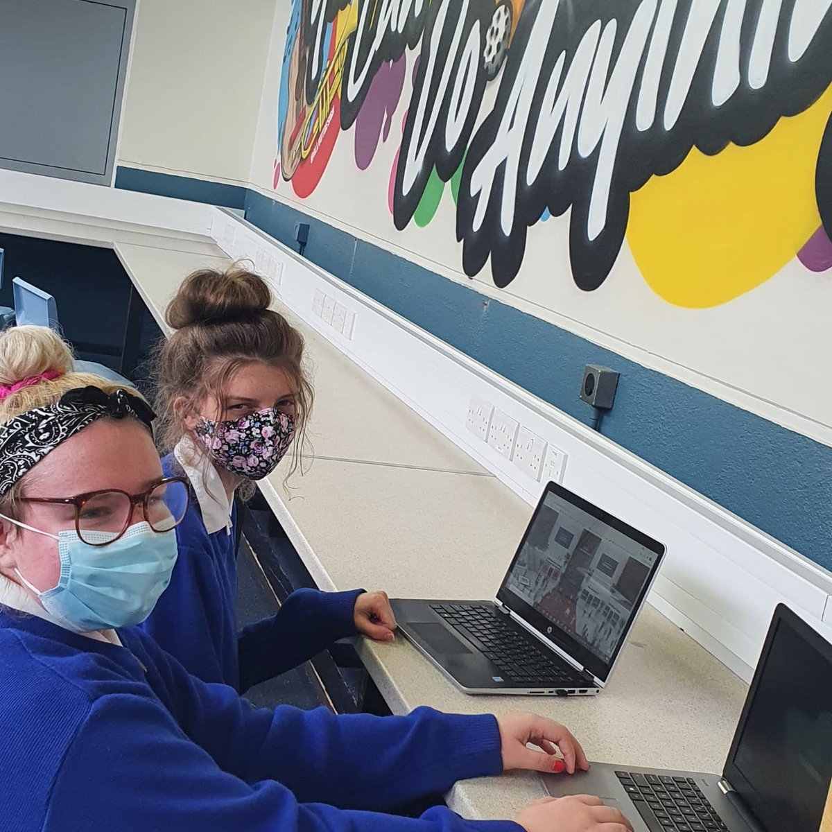 RisingTideProj1's tweet photo. The Irish Times Higher Options Virtual Conference 2021 🧑‍🔬🧑‍🎨👩‍🎓👨‍🏫👨‍🎓👨‍⚕️👨‍🎤 students exploring opportunities for after secondary school and beyond @IrishTimes @CFingla #higheroptions #pathways #buildingbrighterfutures https://t.co/MPOhndBz8r