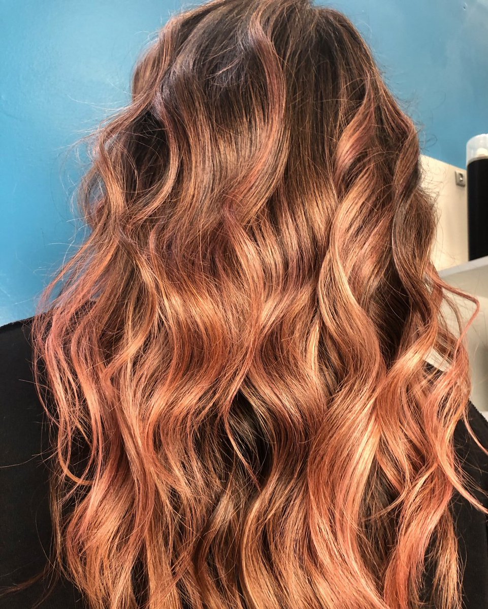 La_Reen's tweet photo. Love at first sight 
.
.
.
.
.
.
.

#framerbrushes 
#olaplex 
#paintedhair 
#pulpriotdiversity 
#Blondingspecialist 
#balayage 
#behindthechair 
#smudgetheroot 
#balayagehighlights 
#slice 
#weaveandtease 
#curlycut 
#curlycolorist 
 #blackowned 
#womenowned 
#brooklynhairsalon https://t.co/7qEaBrOoAz