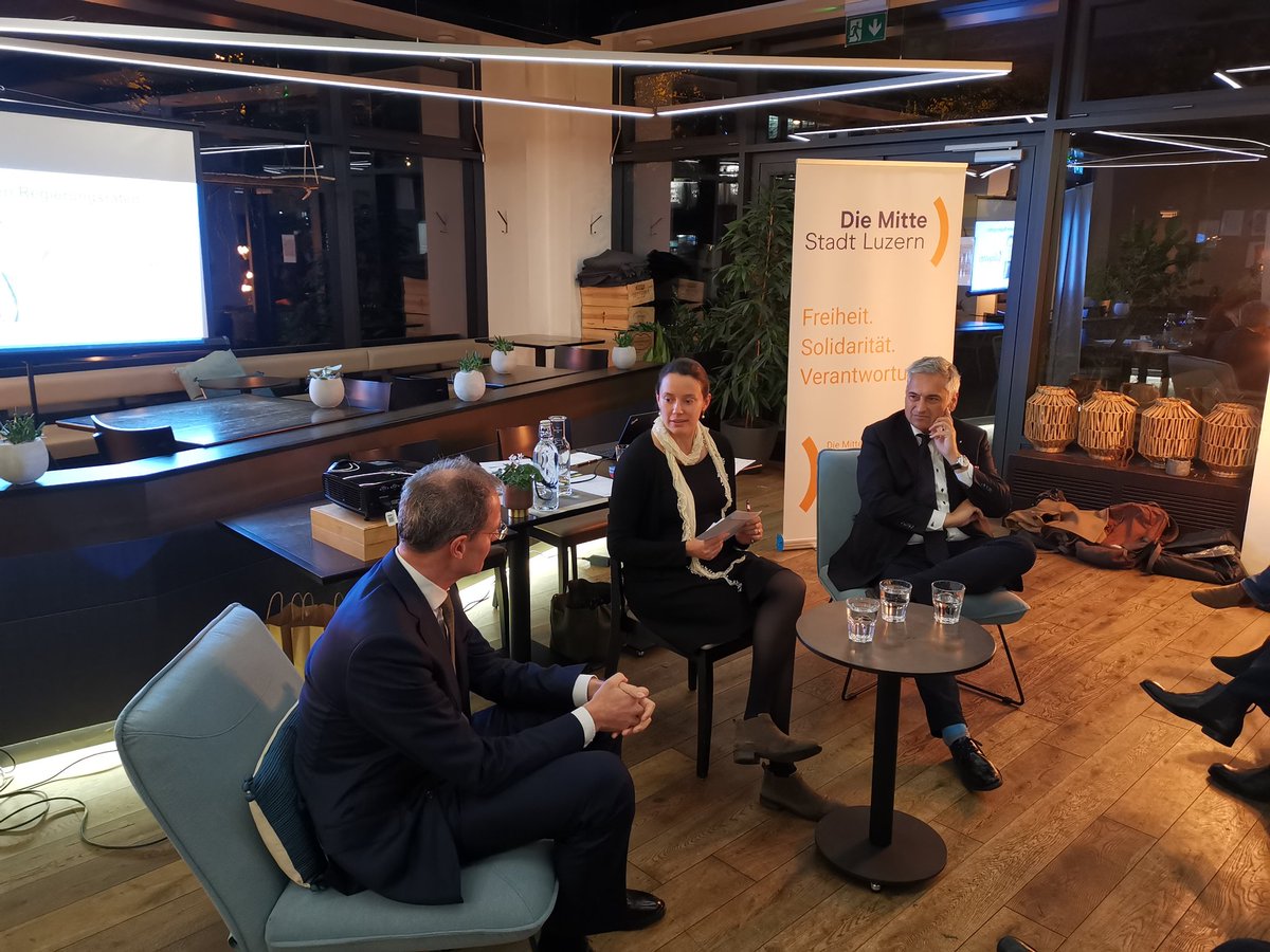 Unsere Regierungsräte <a href="/retowyssluzern/">Reto Wyss</a> und <a href="/guido_graf/">Guido Graf</a> stehen uns im Talk Red und Antwort! Danke für's kommen! Es war äussersts spannend!

<a href="/Esther_UnHa/">Esther Unternährer-Hagmann</a>