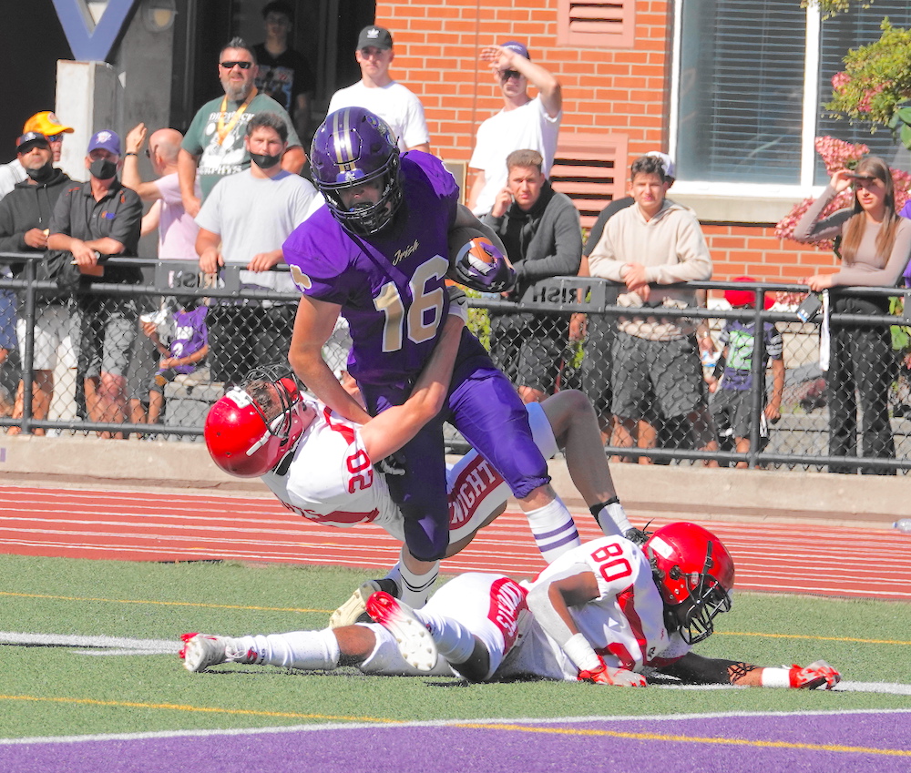 BCHSF Player of the Week: Fighting Irish senior receiver Thomas Roberts gets the call and answers the bell with three TD catches! tinyurl.com/us338nn9 <a href="/vcfootball/">VC Football 🏈</a> <a href="/VCIrishSports/">Vancouver College Athletics</a> <a href="/BCHSFB/">BC HS Football</a> <a href="/CoachNill/">Blake Nill</a> <a href="/CoachRigell/">Mike J.Rigell</a> <a href="/SFUFootball/">SFU Football</a> <a href="/ShoWill33/">Shomari Williams</a> <a href="/CoachJLinnen/">Coach J.Linnen</a>