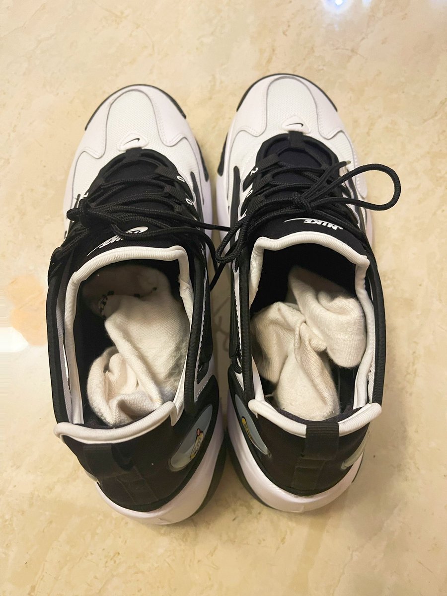 Guyvhao's tweet photo. 新鞋有想舔的吗？ https://t.co/dJ32rdNJcl