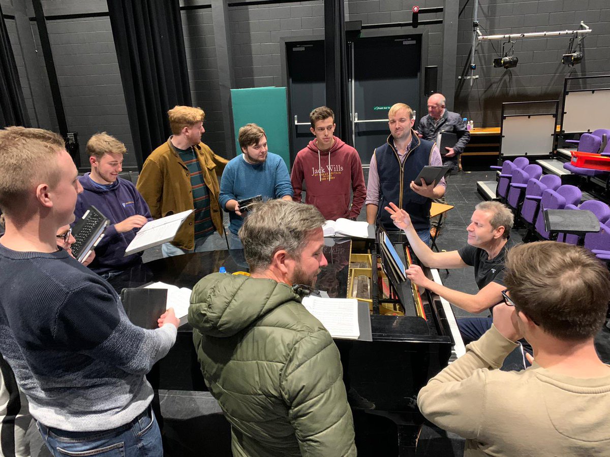 MaleJohns's tweet photo. Rehearsals in full swing for our upcoming concert at @The_Holroyd this Saturday! 

Tocynnau'n gwerthu'n dda - a dim llawer ohonynt ar ôl!

Only a handful of tickets left - book yours now to avoid dissapointment! 

https://t.co/CEq8x63ZCg

A night not to be missed! #yagym 🎶🎟💫 https://t.co/Qg19YpEdqs