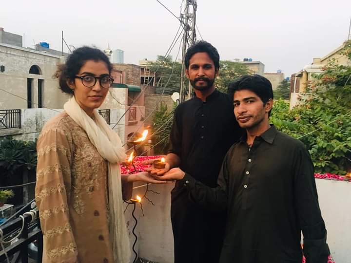 اس دنیا میں بسنے والی ساری عالمی انسانیت کو دیوالی کی بہت بہت شبھ کامنائيں
#Diwali2020 
#HappyDiwali 
#Diwali2020 
#Diwali