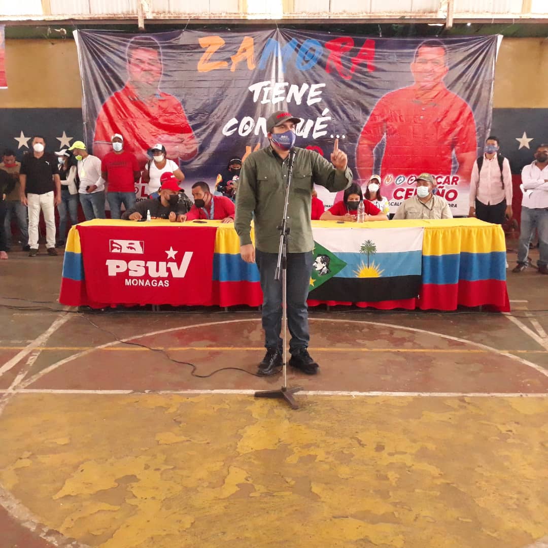 Oscarcpsuv's tweet photo. Gran Encuentro con los Clap del Municipio Ezequiel Zamora en Punta de Mata.

Agradeciendo la presencia de todos los camaradas que con amor y compromiso respaldan una vez más las candidaturas de nuestro hermano Ernesto Luna a la Gobernación y mi persona a la alcaldía de Zamora. https://t.co/UXeyoKUPU2