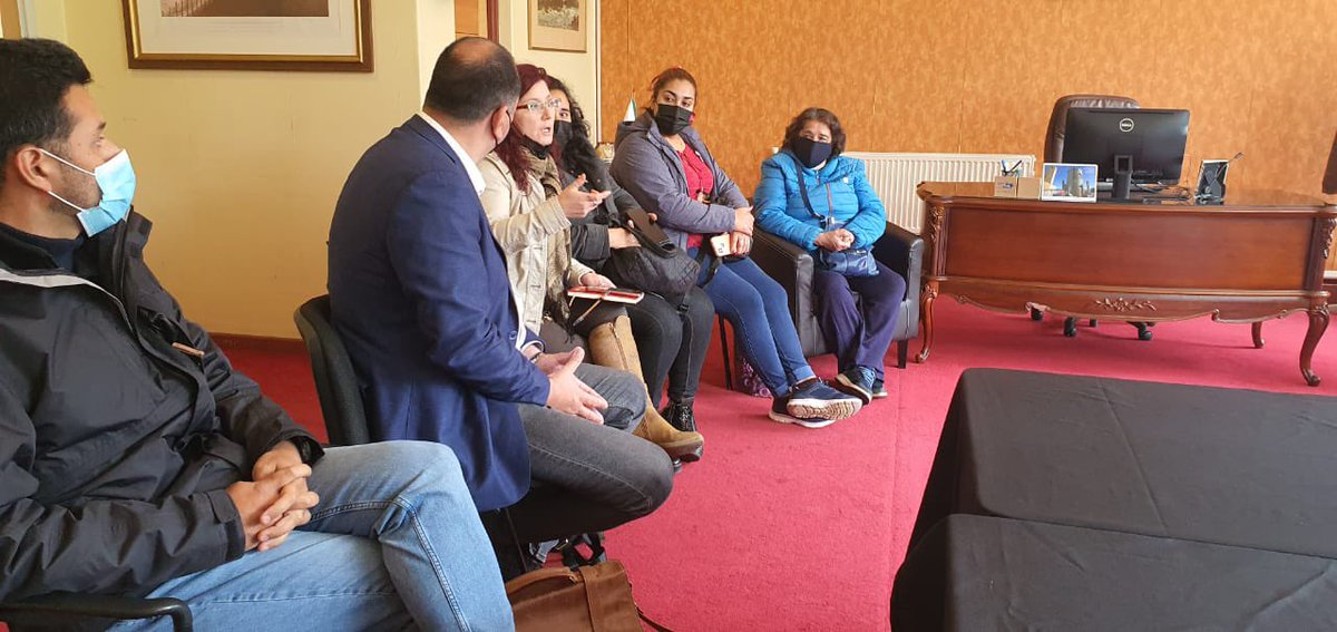 serviulosrios's tweet photo. 🟠Nuestro Director, Raúl Escárate junto al alcalde de La Unión, Andrés Reinoso se reunieron hoy con comités de la comuna para resolver algunas dudas que tenían sus dirigentes sobre la adquisición de terrenos 🙌🏼 
#minvu #serviu #launion #losrios #vivienda #ciudad https://t.co/YkrbL9bRPD