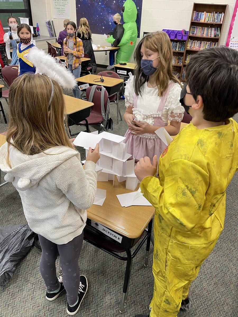MrsHalesClass's tweet photo. Iβm beyond thankful for teamwork! Look at the collaboration all around! #157cisThankful #ThisIsChelsea https://t.co/LJaMXnmntj