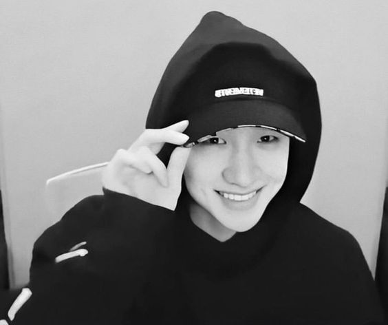 chxskz's tweet photo. #BangchanNice 
Bangchan the best human in this world, very perfect the boy. https://t.co/oMOLmQAmSC