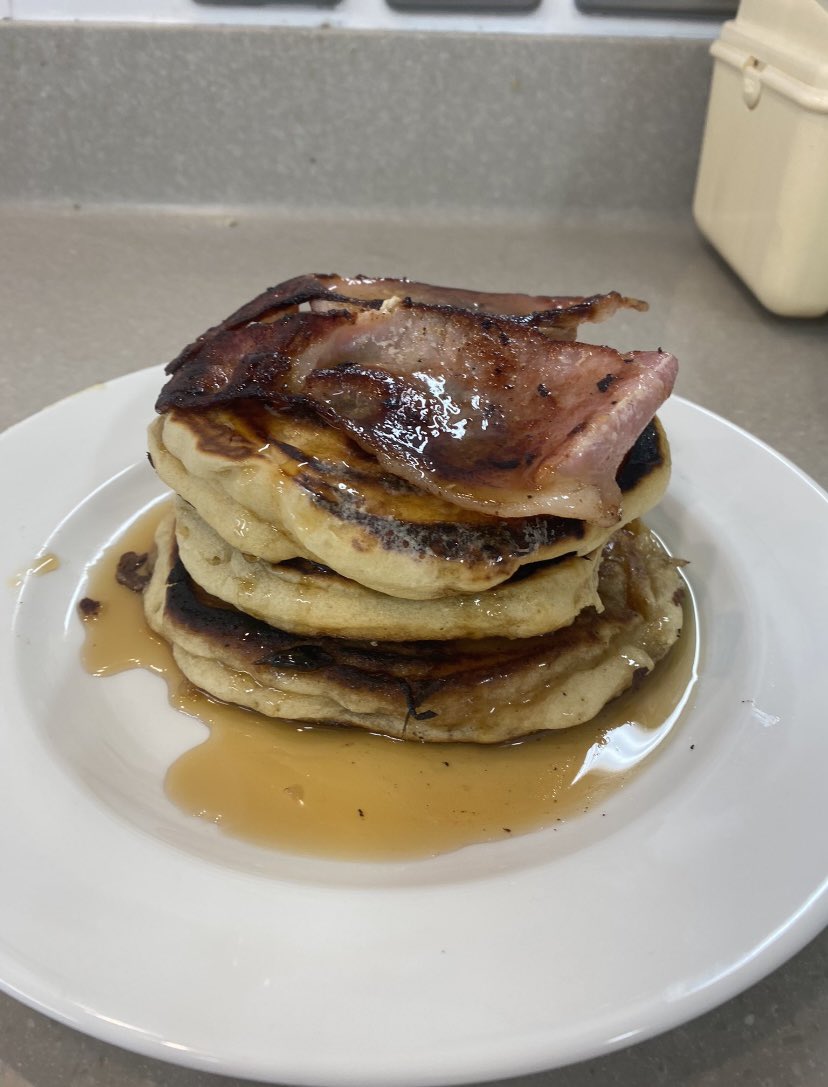EllenLEKavanagh's tweet photo. Week 7 of #FoodStudiesandNutrition we were challenged to create a vegan quiche with a substitute egg mix and prepare an alternative recipe of our choice. @juliazgomula and I prepared a sweet and savoury pancake stack as our recipe of choice. 🥞🥚🍌🥓😋 #UlsterBizSchool #CMFI https://t.co/Jaw6NO2MNJ