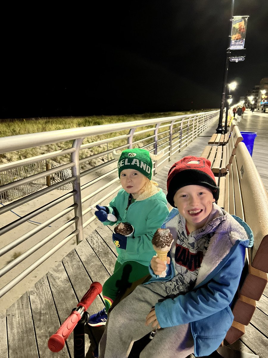 LSternberg23's tweet photo. Scootering and Marvel at sunset! @OceansideSch2 #sch2freechoice https://t.co/bTgmSDOelI