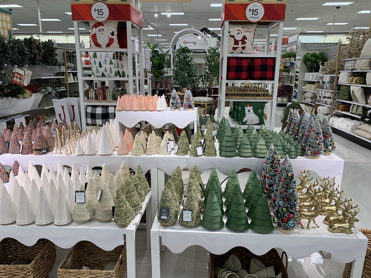 2781 Home Innovation is set and merchandised beautifully, we are ready to bring joy to our guests!!! Recognition to GM TL Taylor and our Home DBO’s for great partnership and flawless execution! #Target #WestLoop