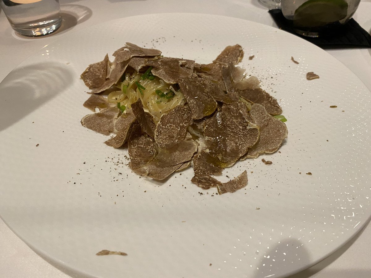 amethk's tweet photo. 香港🇭🇰会員制パシフィッククラブPier6🍽白トリュフディナー😆
お店情報➡️ https://t.co/IfhQJS7qvC
#香港マイタン日記 #白トリュフ
#whitetruffle #pacificclub https://t.co/8xIt6oZLzW