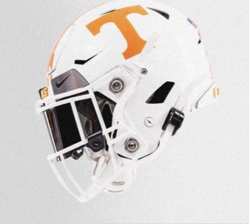 _WilliamWhitson's tweet photo. After a great conversation on the phone with @coachg76 I am very blessed to receive my first D1 offer from the University of Tennessee #VolNation🔶#DreamU @CoachDonerson @CoachMcCollom @_CoachMartin_ https://t.co/ETD9d61fXK