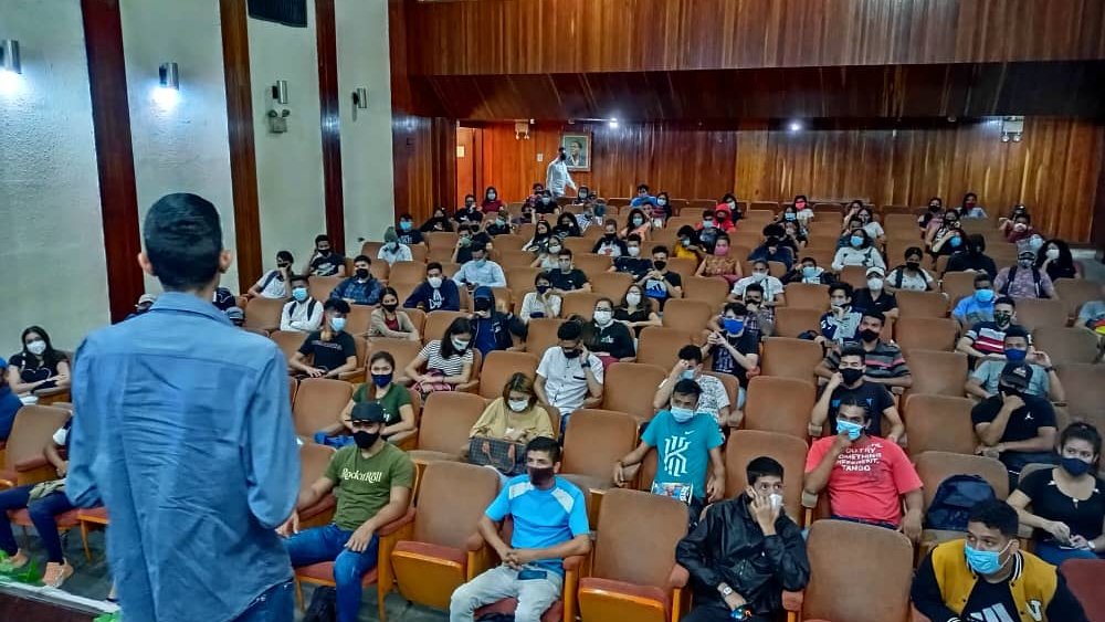 fundayacuchoVe's tweet photo. 📲 #Avance || Dirección de Regiones, visitó la #UPTCMS, quienes explicaron el Plan de Captación de Becarios a los nuevos ingresos y los distintos programas de atención integral que promueve #Fundayacucho
.
@NicolasMaduro
@TibisayLucena8
@kennedymorales9
.
#VenezuelaPotencia https://t.co/qPRTfSJ24O